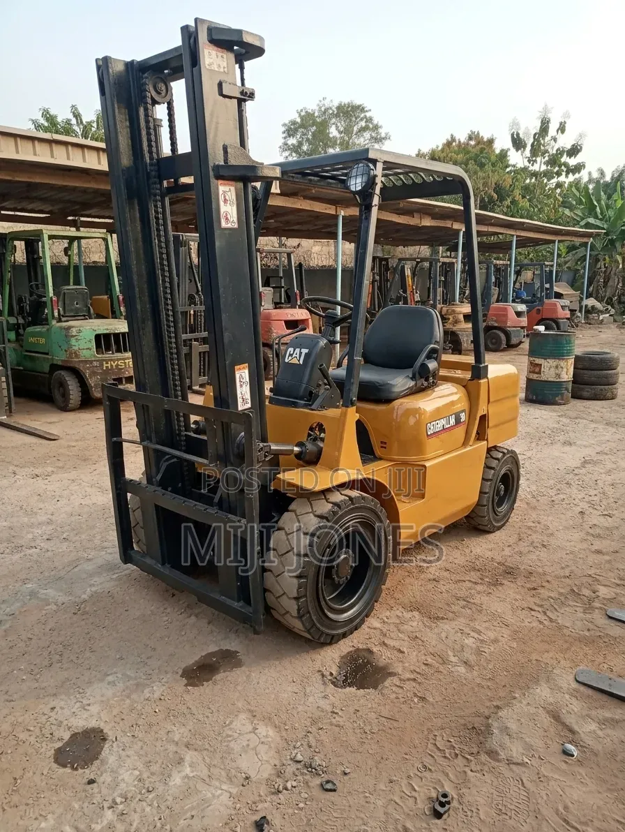 • Caterpillar 3-Ton Diesel Forklift (Excellent Condition)