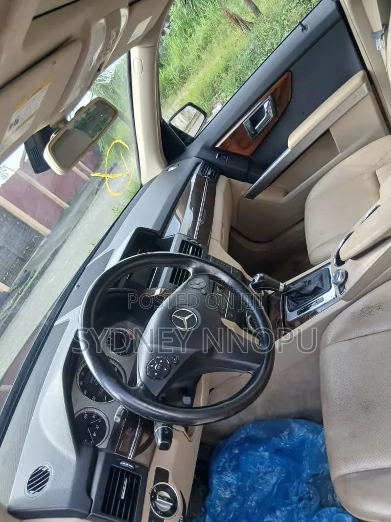 Mercedes-Benz GLK-Class 2011 Blue