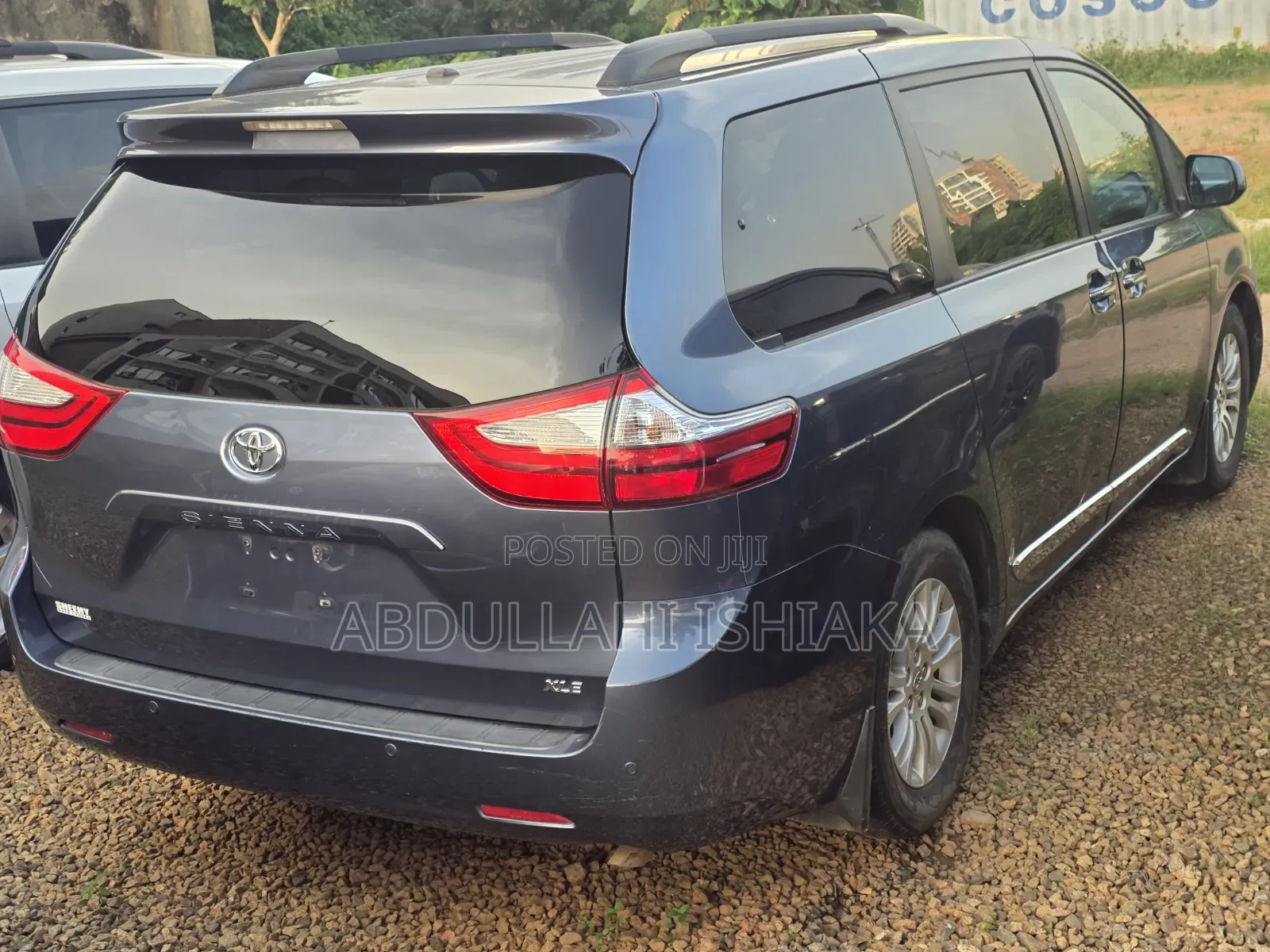 Toyota Sienna XLE Premium 8-Passenger 4dr Minivan (3.5L 6cyl 6A) 2015 Gray