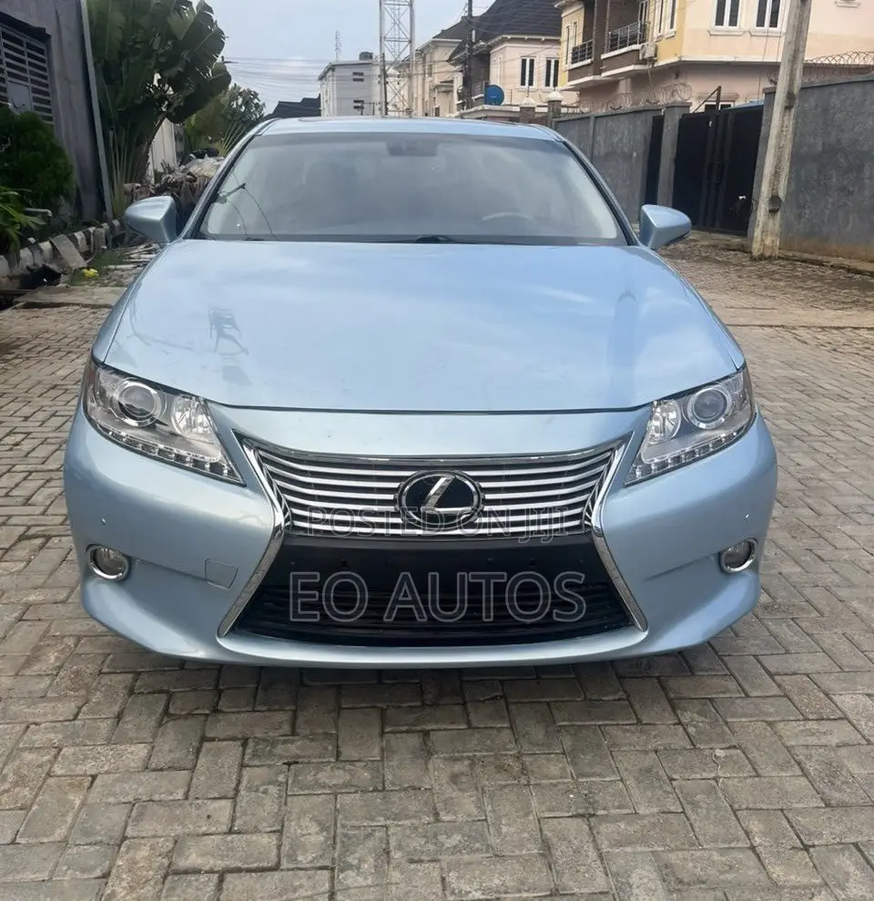 Lexus ES 2013 Blue