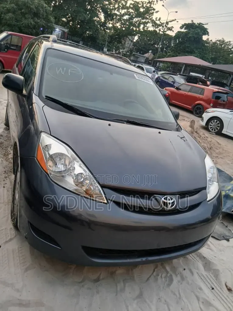 Toyota Sienna 2008 Gray