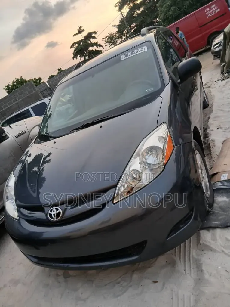 Toyota Sienna 2008 Gray
