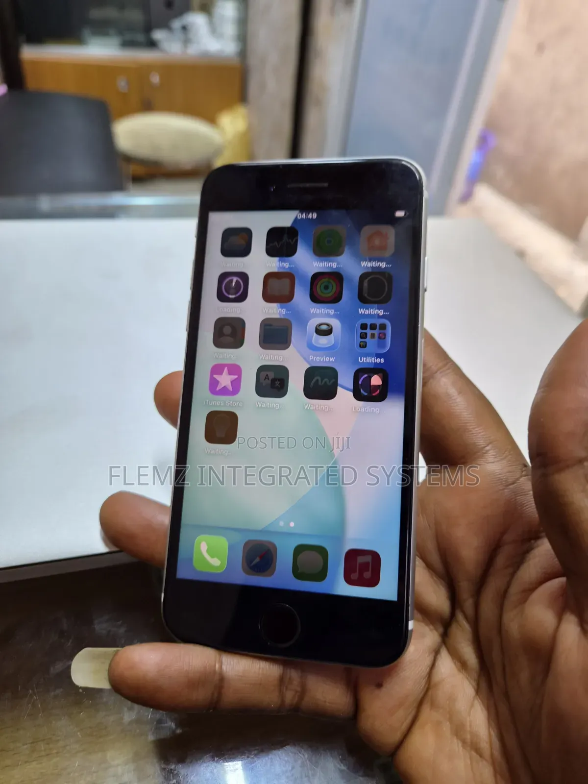 Apple iPhone SE (2022) 64 GB White