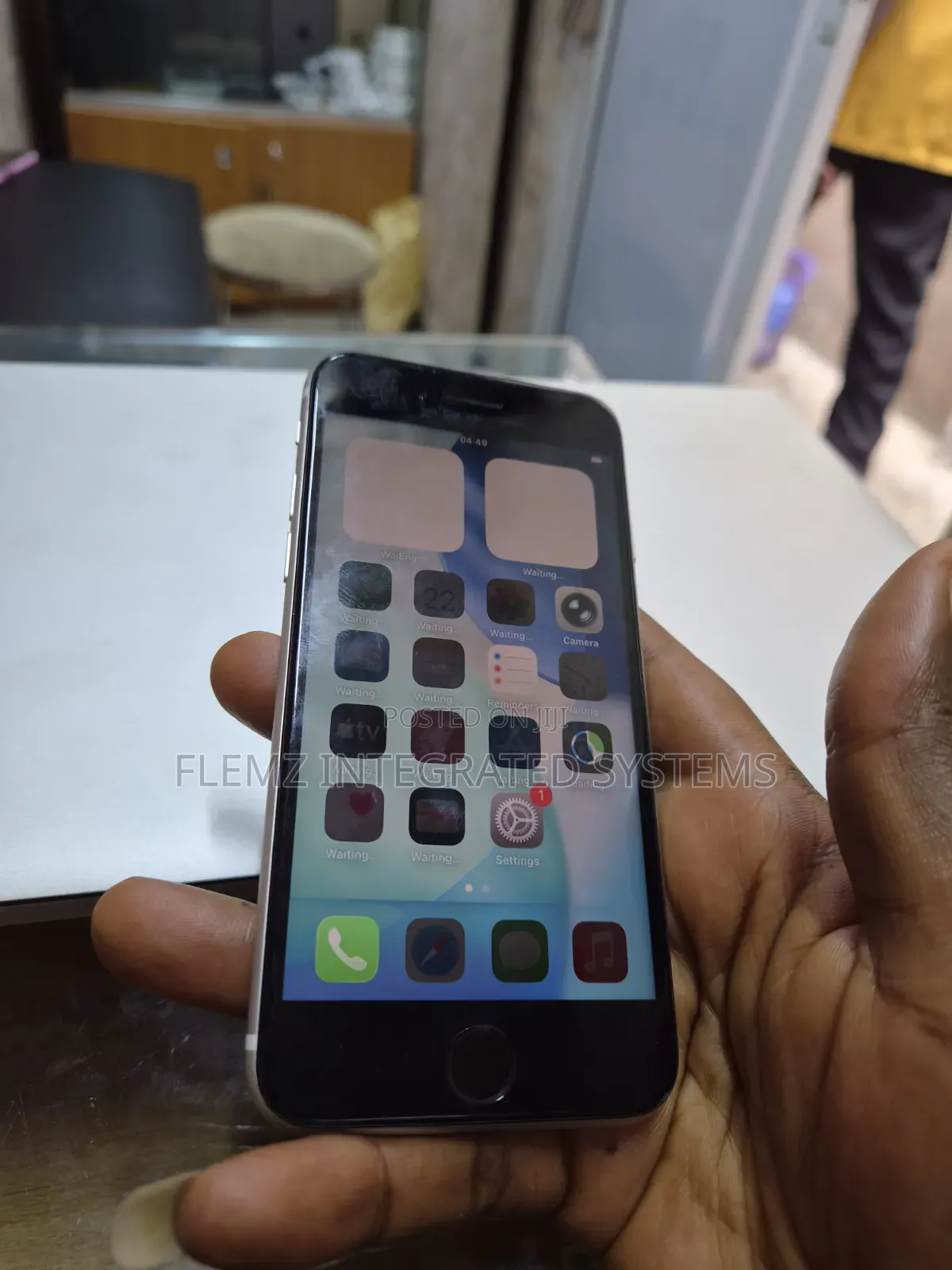 Apple iPhone SE (2022) 64 GB White