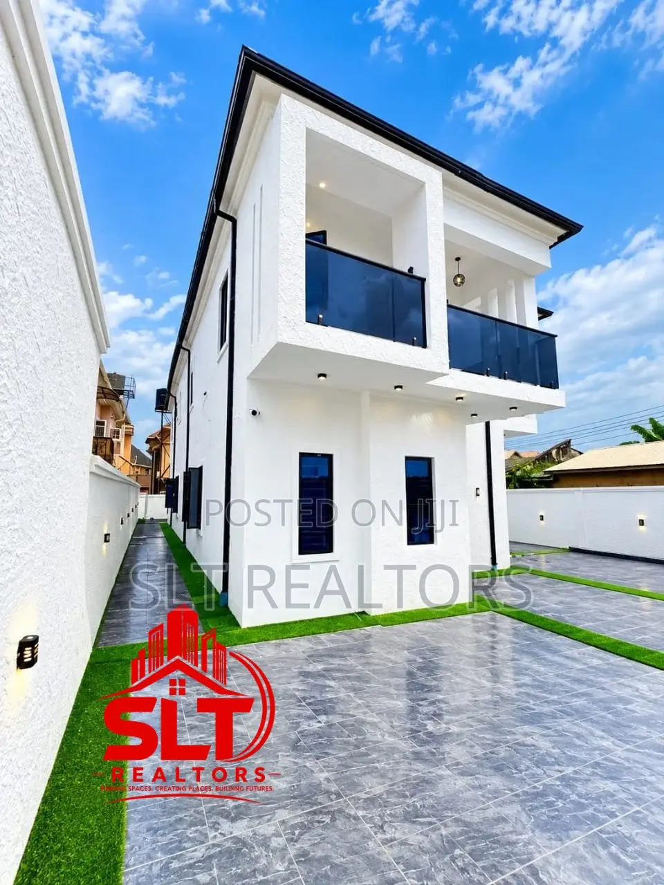 5bdrm Duplex in Oluyole Estate for sale