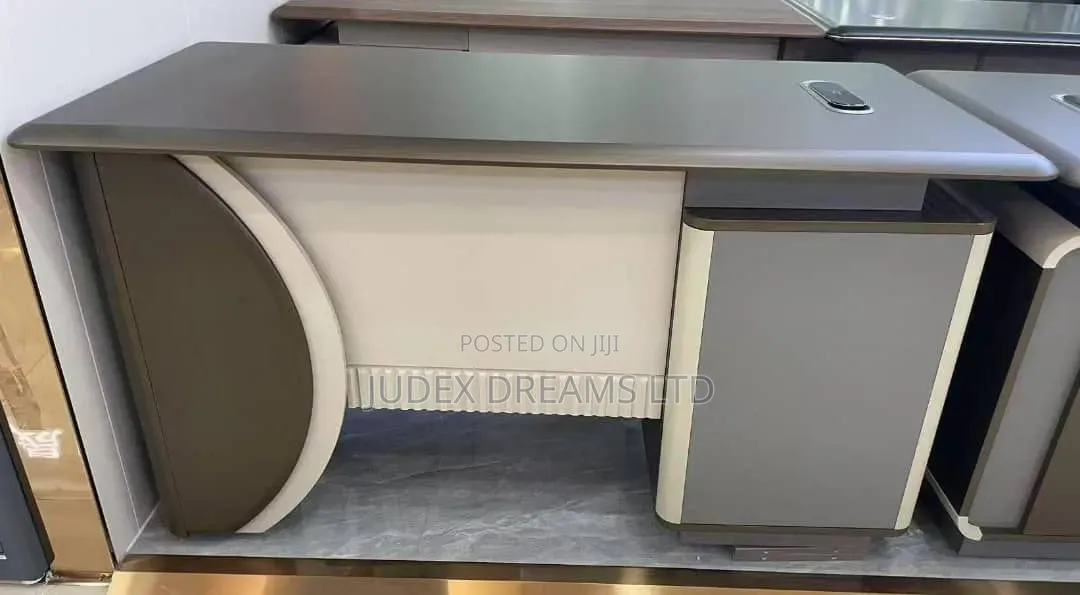 High Quality Office Table (1.4m.