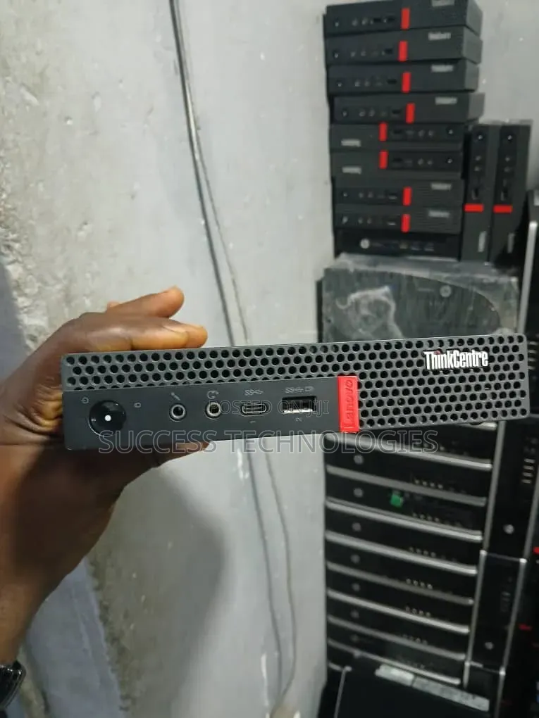 Desktop Computer Lenovo ThinkCentre M720 4GB Intel Core i3 HDD 250GB