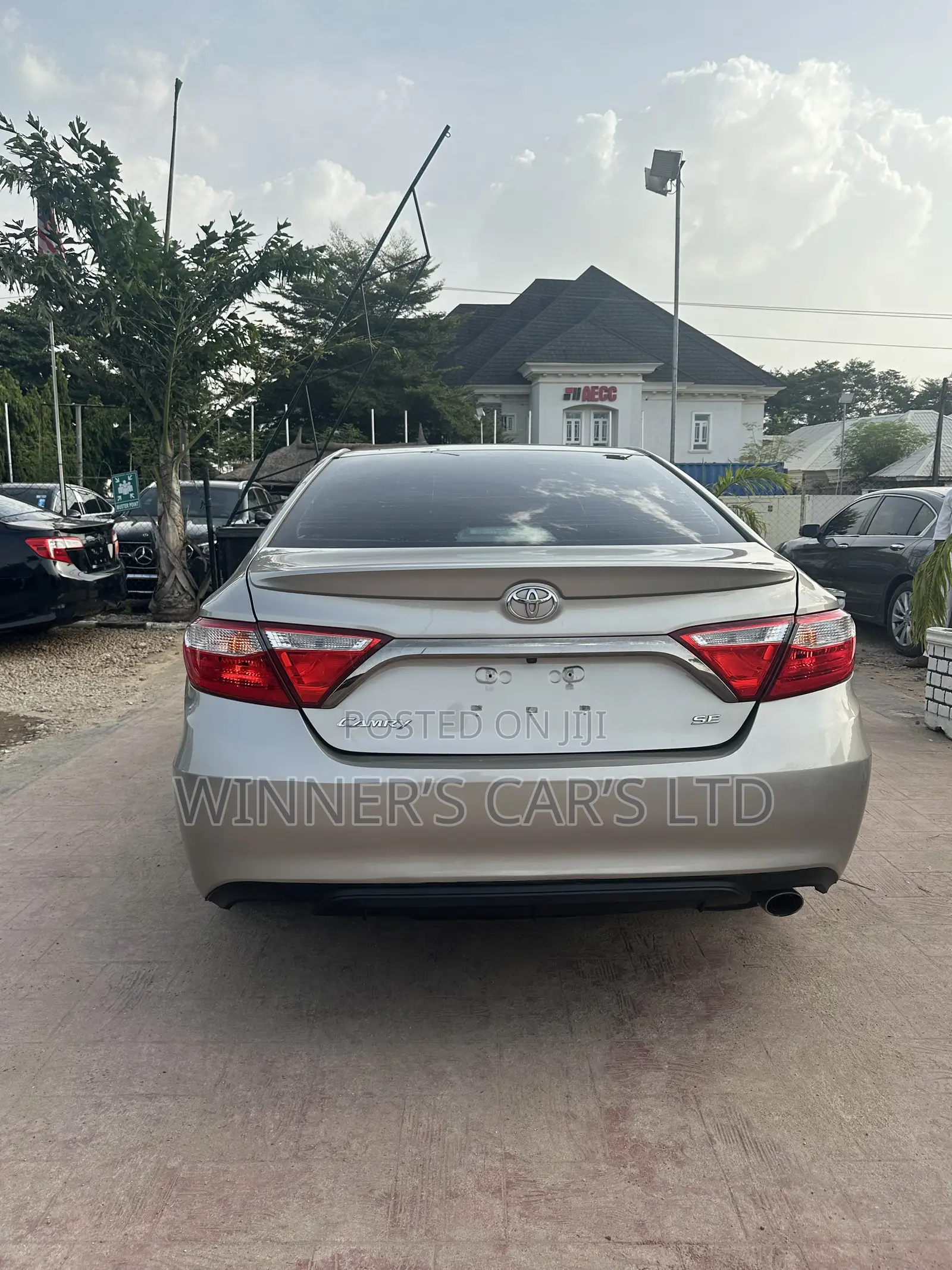 Toyota Camry 2016 Gold