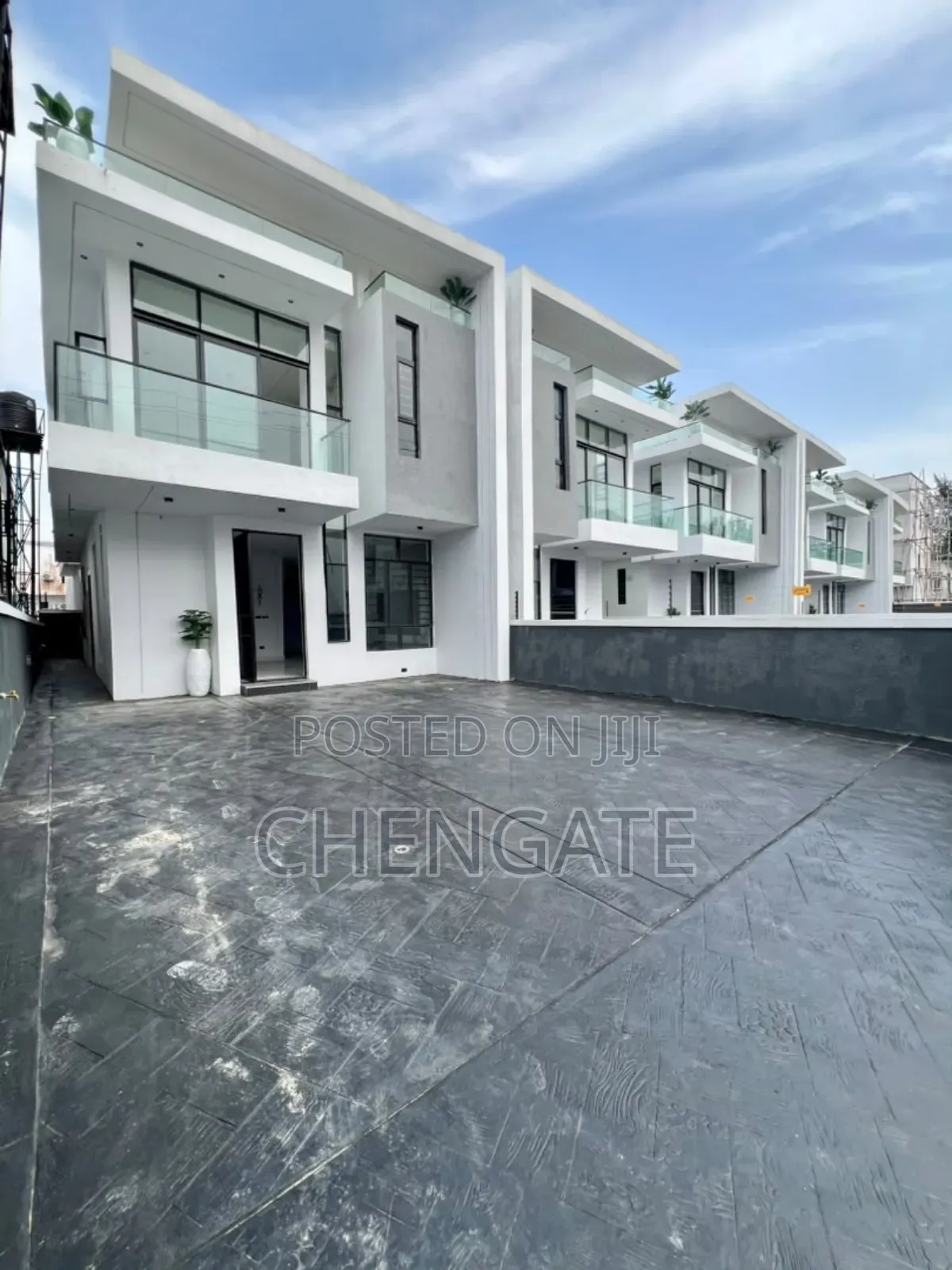 4bdrm Duplex in Ikota for sale