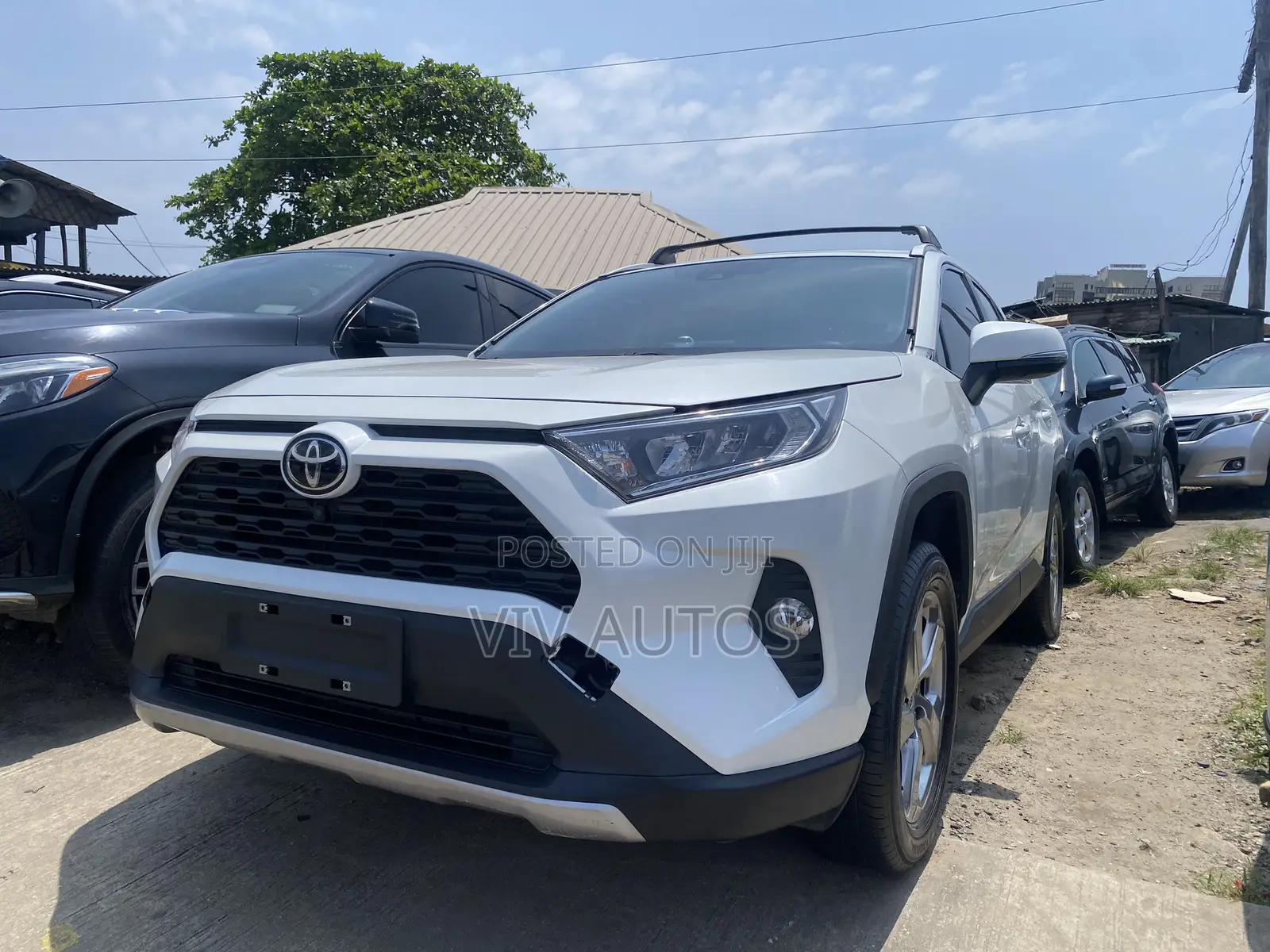 Toyota RAV4 Limited 2021 White