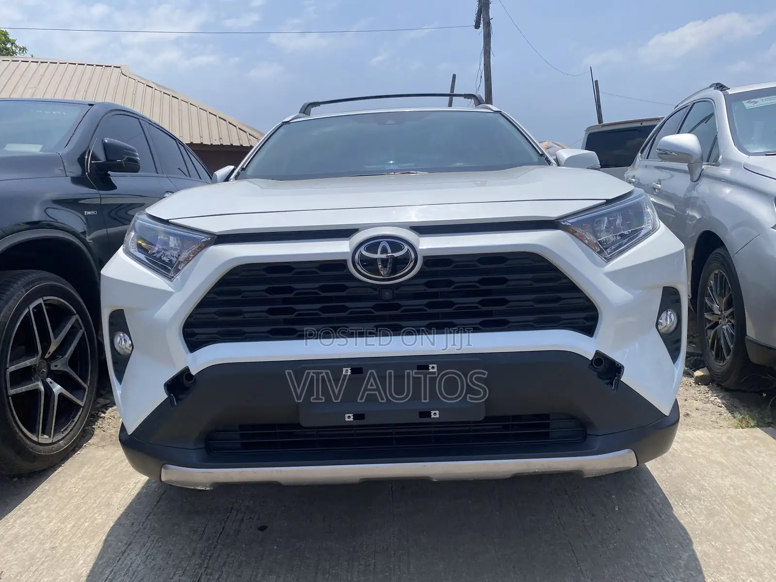 Toyota RAV4 Limited 2021 White