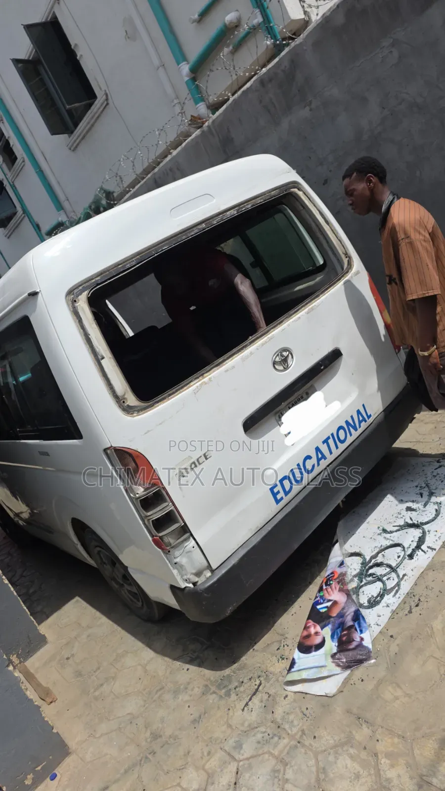Toyota Hiace Hummer Back Windscreen Glass Available & Installed