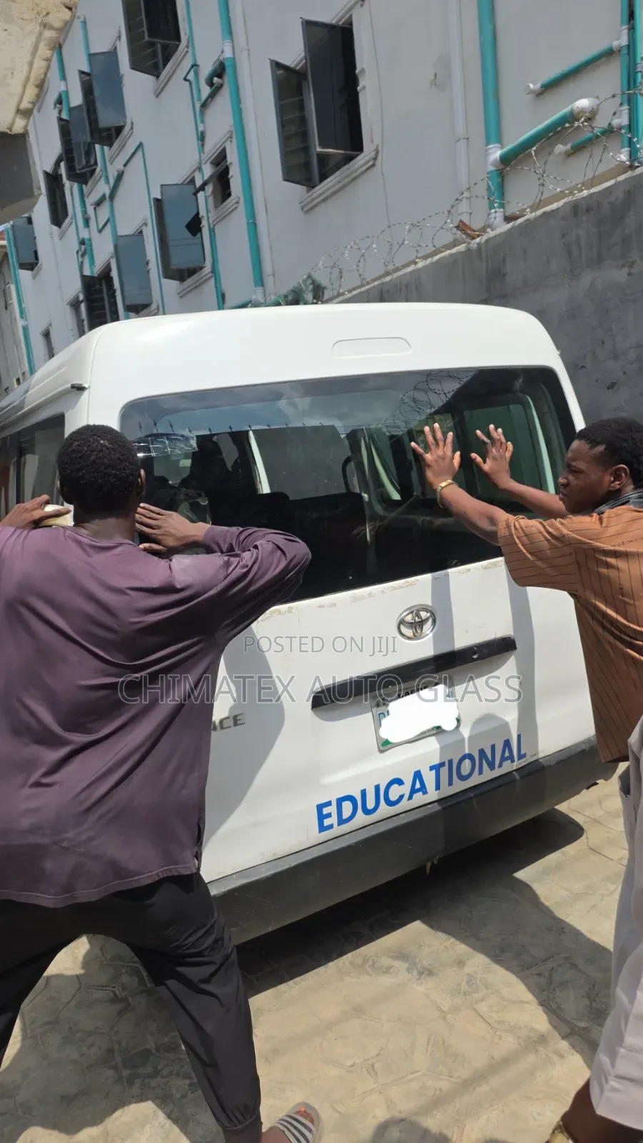 Toyota Hiace Hummer Back Windscreen Glass Available & Installed
