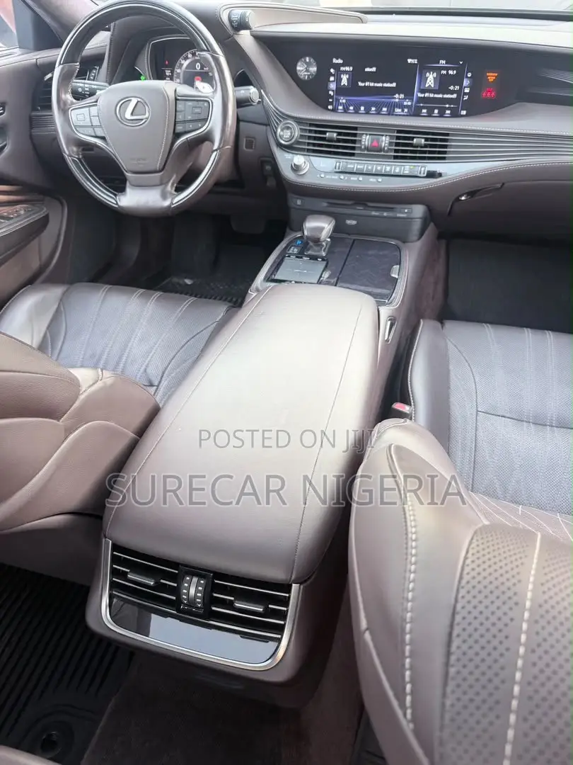 Lexus LS 2018