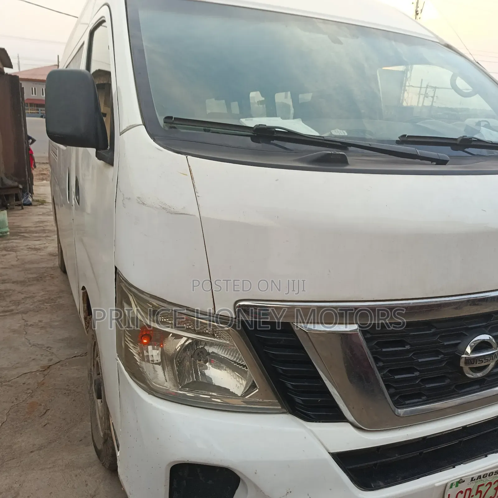 Nissan Caravan (Urvan) 2023 White