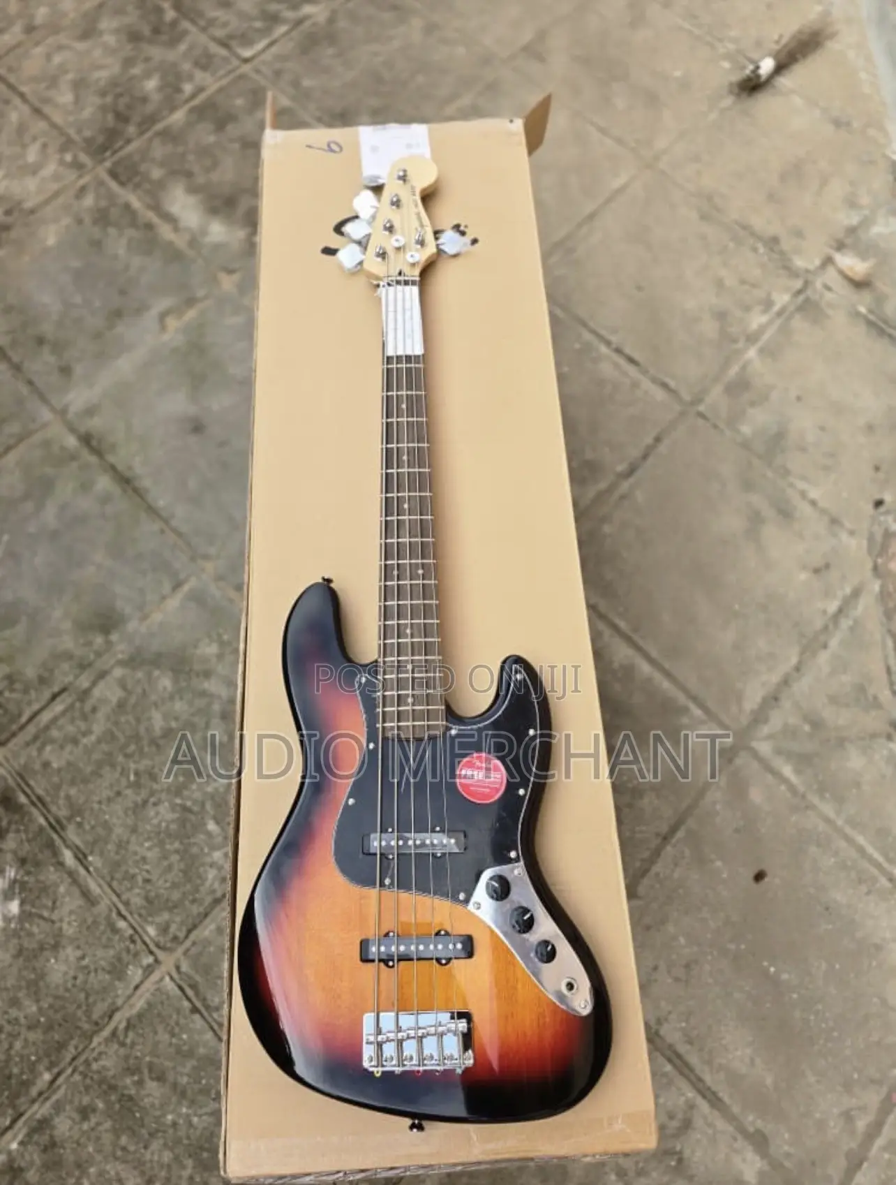 Fender Squire 5 Strings Affinity Series Bass Passive Guitar