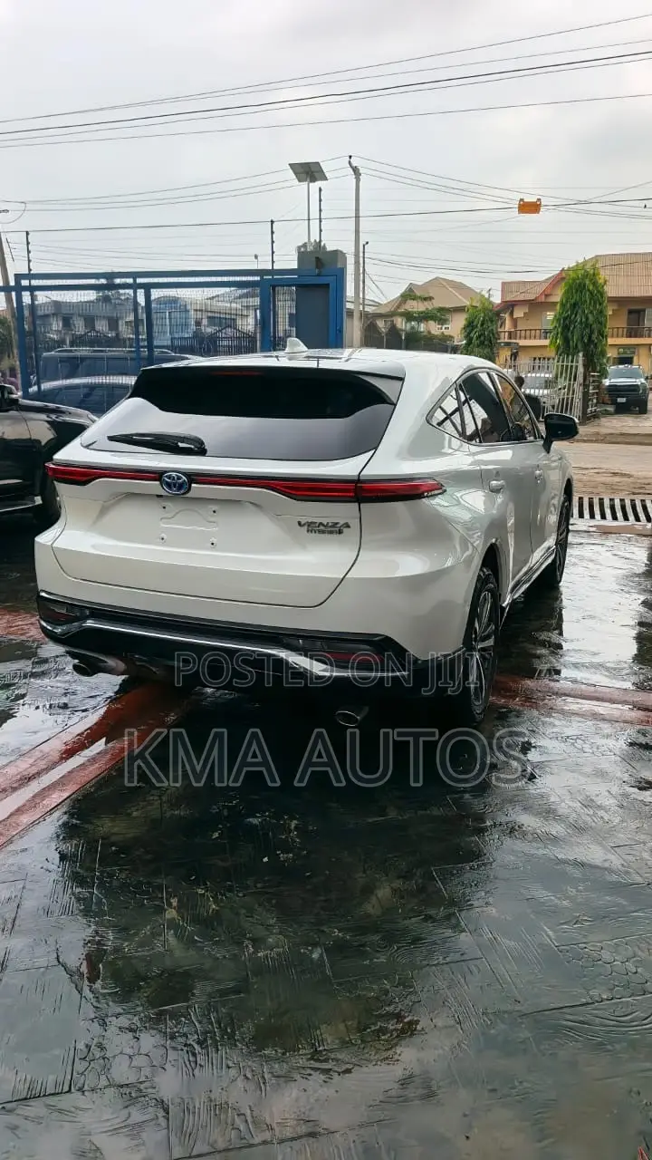 Toyota Venza 2023 White