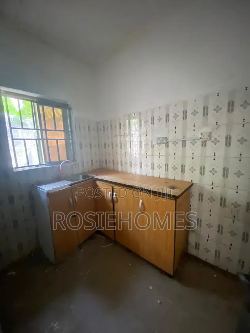 2bdrm Block of Flats in Abeda, Lakowe for rent