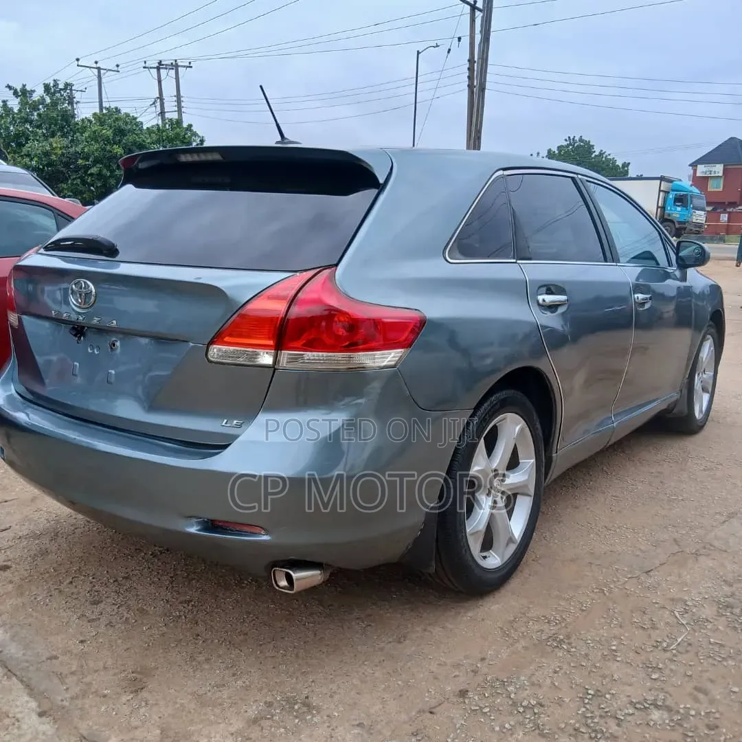 Toyota Venza LE 2010 Green