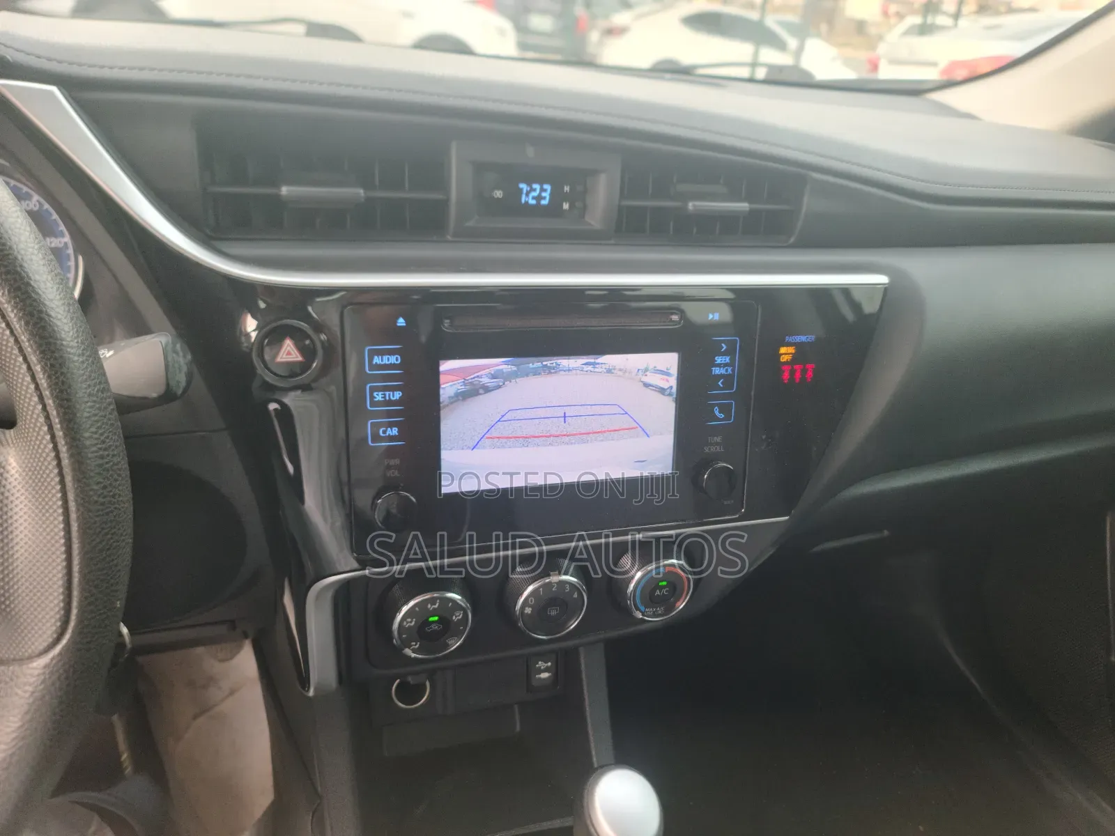 Toyota Corolla LE (1.8L 4cyl 2A) 2019 Silver