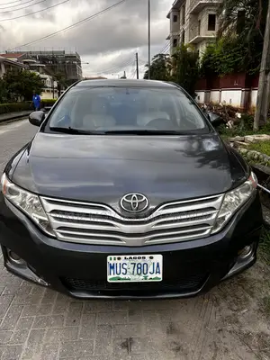 Toyota Venza AWD 2011 Gray