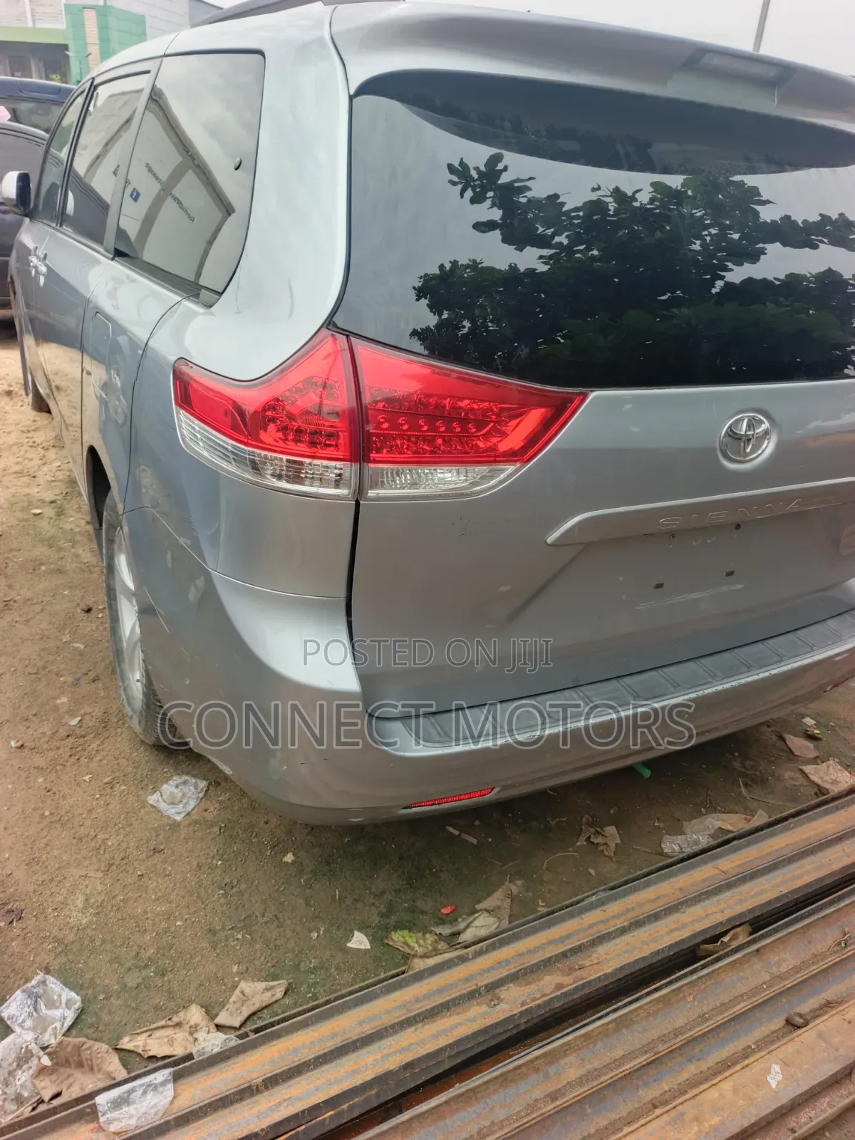 Toyota Sienna LE 8 Passenger 2012 Silver