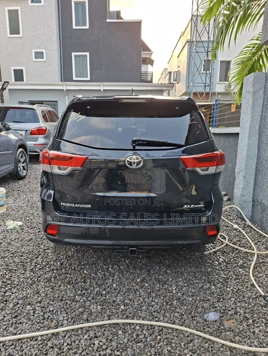 Toyota Highlander XLE V6 4x4 (3.5L 6cyl 6A) 2016 Black