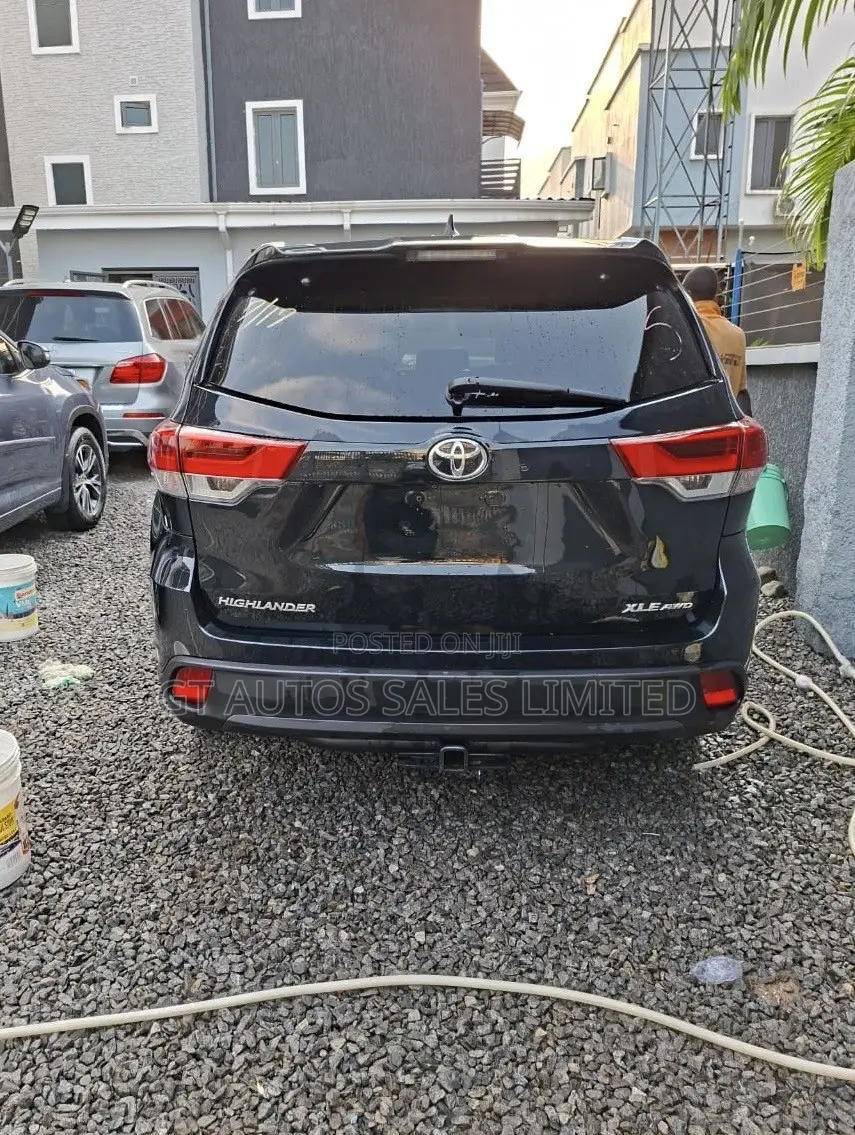 Toyota Highlander XLE V6 4x4 (3.5L 6cyl 6A) 2016 Black