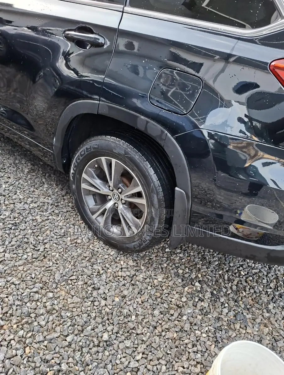 Toyota Highlander XLE V6 4x4 (3.5L 6cyl 6A) 2016 Black