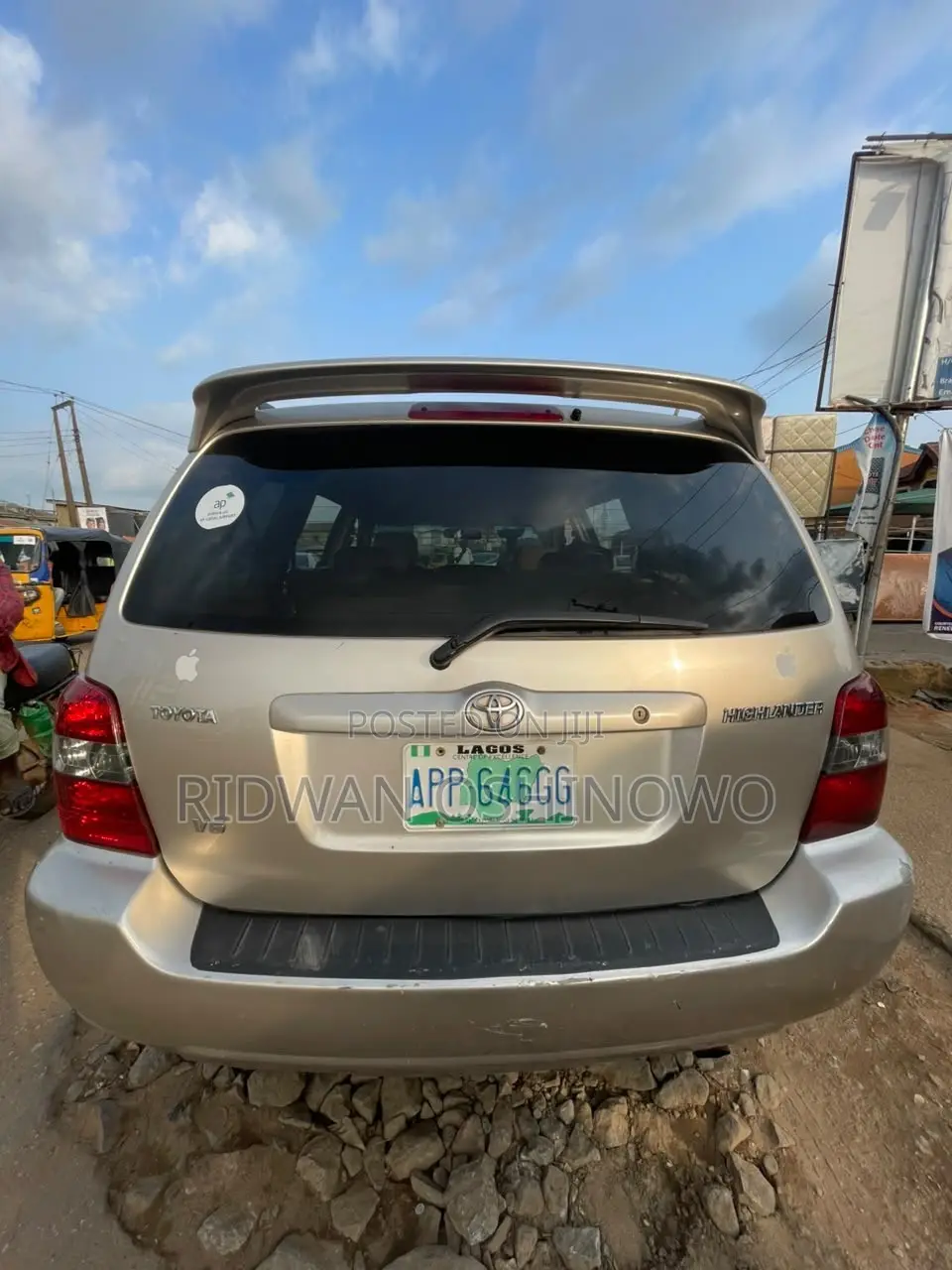 Toyota Highlander V6 2005 Gold
