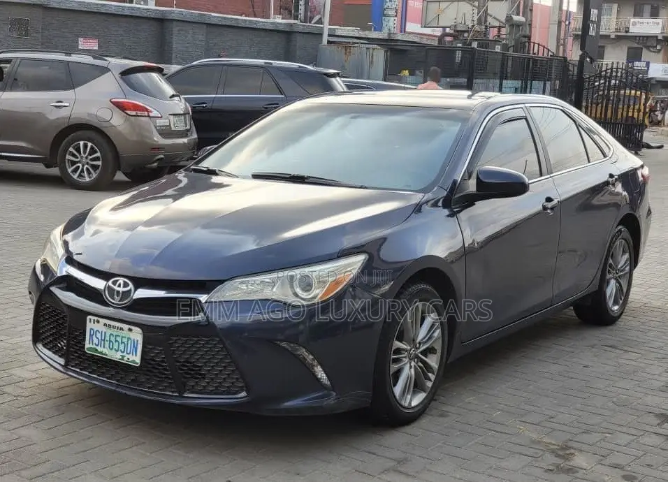 Toyota Camry LE 4dr Sedan (2.5L 4cyl 6A) 2016 Silver