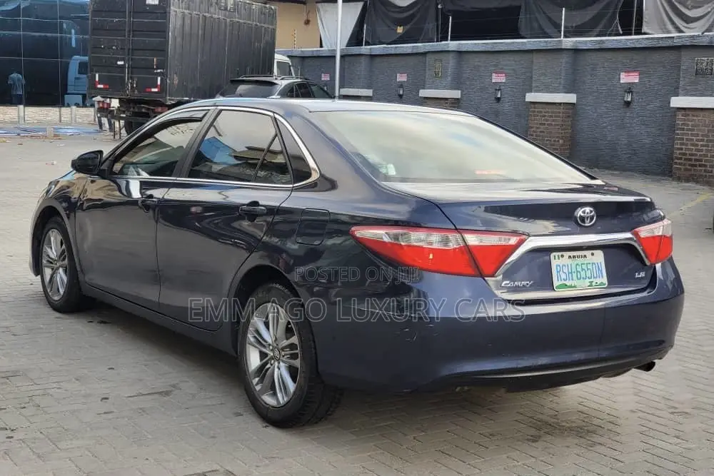 Toyota Camry LE 4dr Sedan (2.5L 4cyl 6A) 2016 Silver