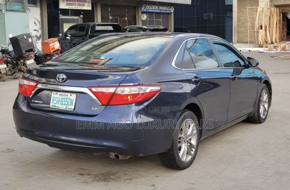 Toyota Camry LE 4dr Sedan (2.5L 4cyl 6A) 2016 Silver