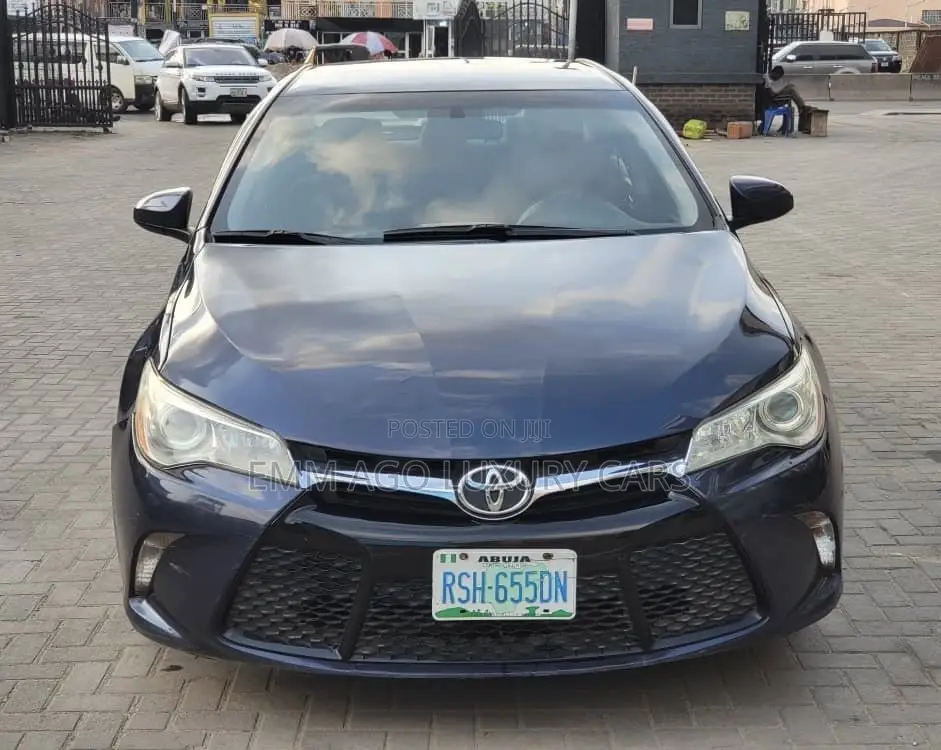 Toyota Camry LE 4dr Sedan (2.5L 4cyl 6A) 2016 Silver