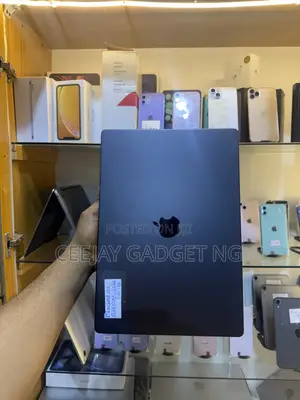 Laptop Apple MacBook Pro 2024 M4 Max 64GB Apple M4 Max SSD 1T