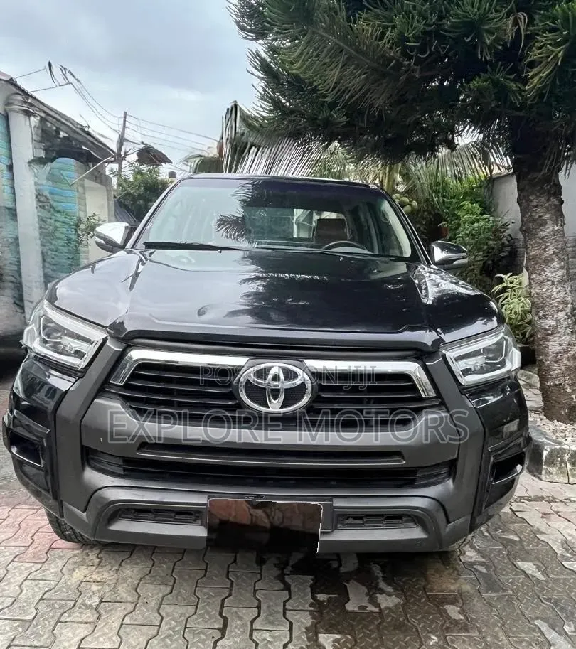 Toyota Hilux 2023 Black