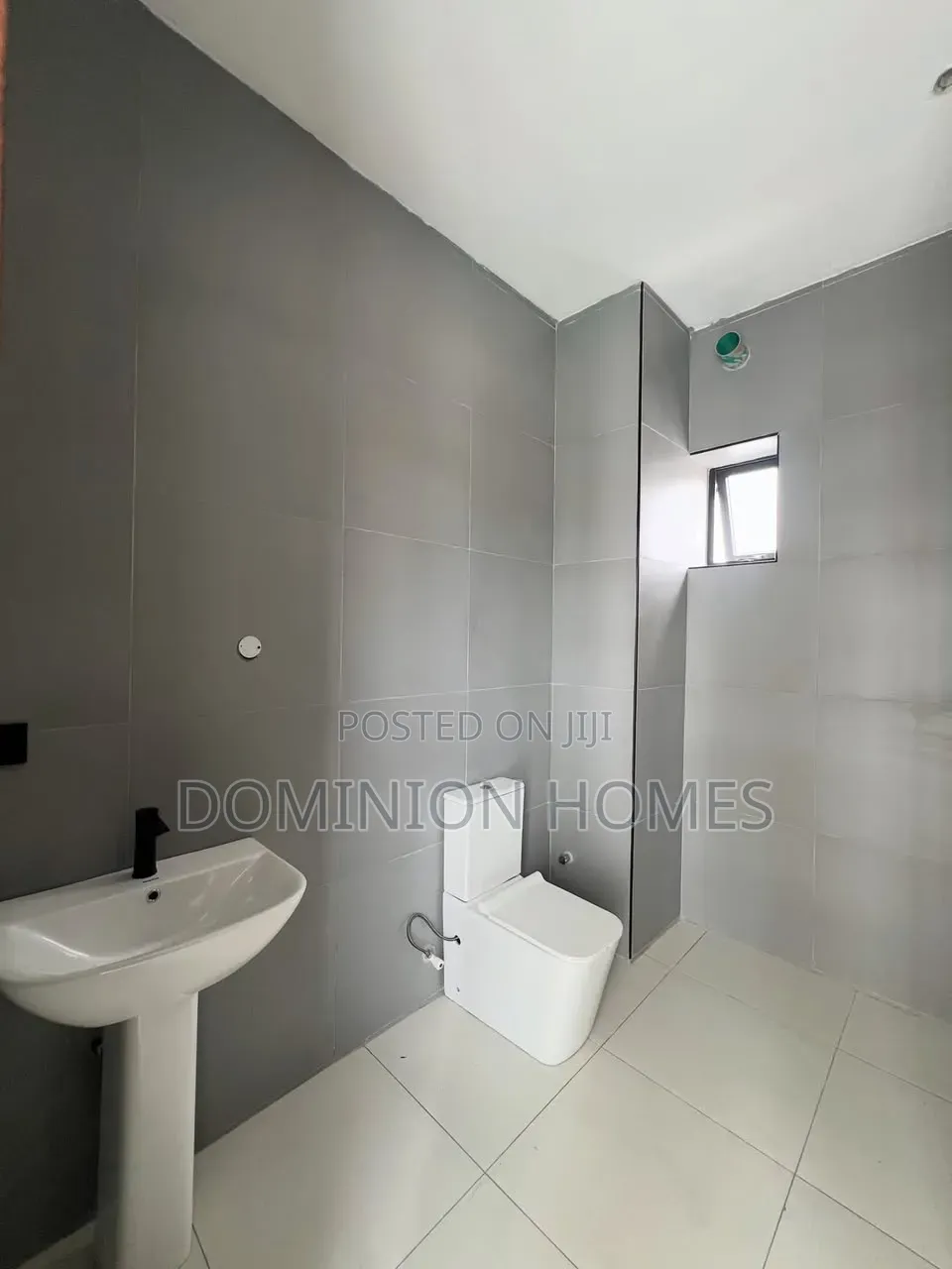 2bdrm Block of Flats in Ikate for sale