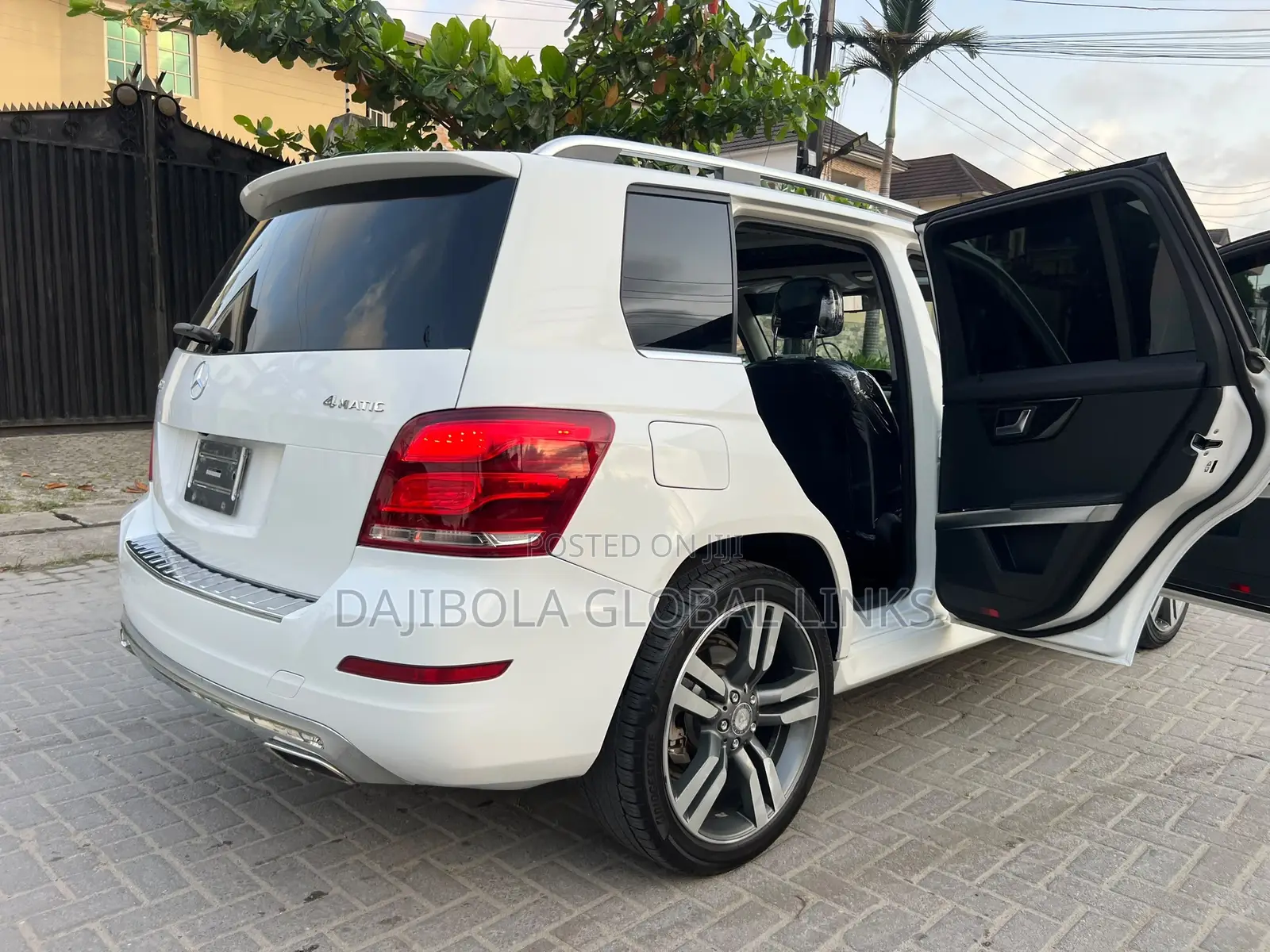 Mercedes-Benz GLK-Class Base GLK 350 4dr AWD 4MATIC (3.5L 6cyl 7A) 2015