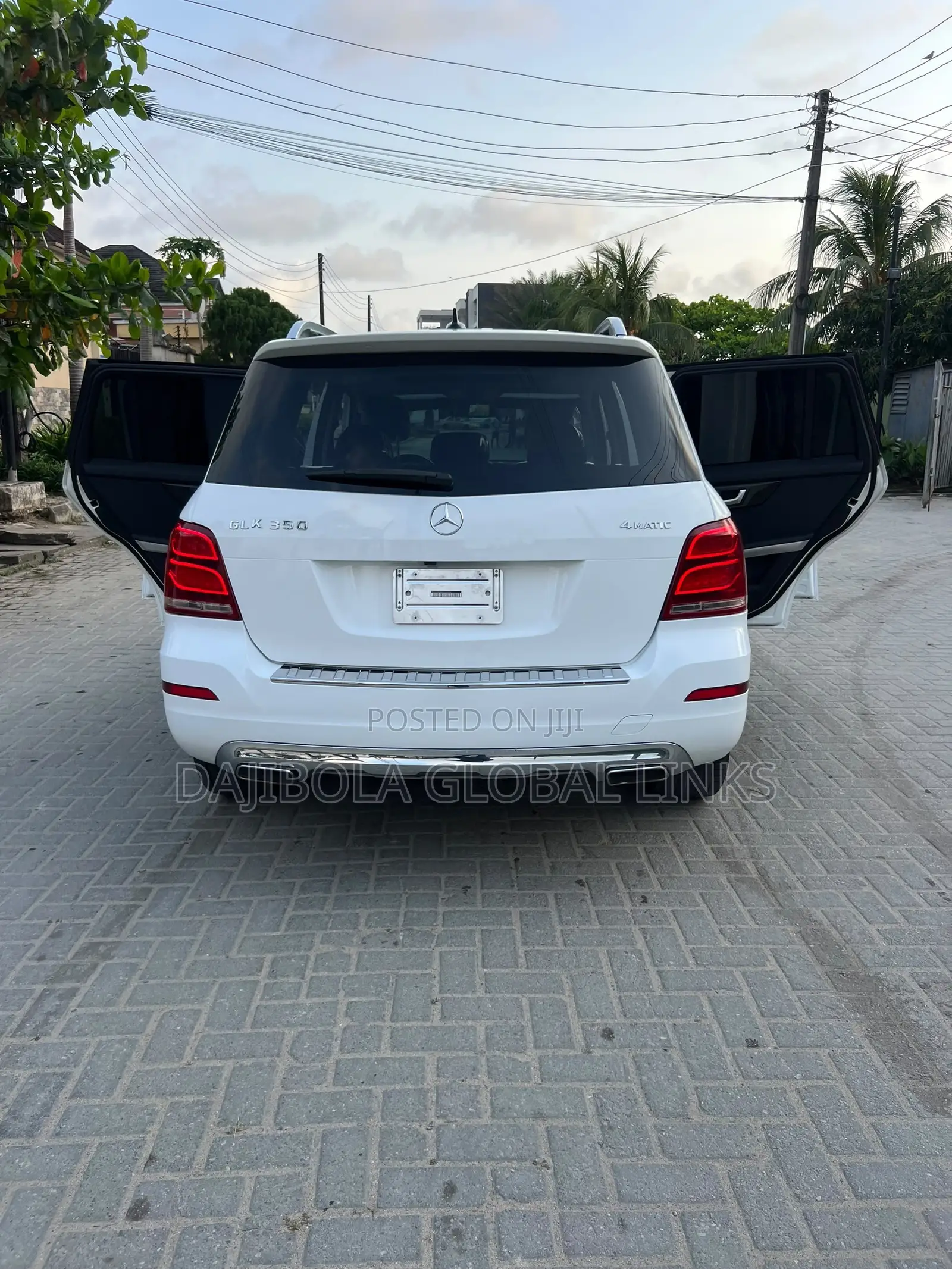 Mercedes-Benz GLK-Class Base GLK 350 4dr AWD 4MATIC (3.5L 6cyl 7A) 2015