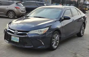 Toyota Camry LE 4dr Sedan (2.5L 4cyl 6A) 2017 Blue