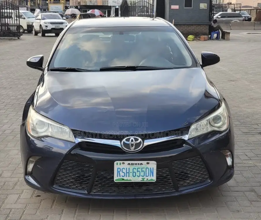 Toyota Camry LE 4dr Sedan (2.5L 4cyl 6A) 2017 Blue