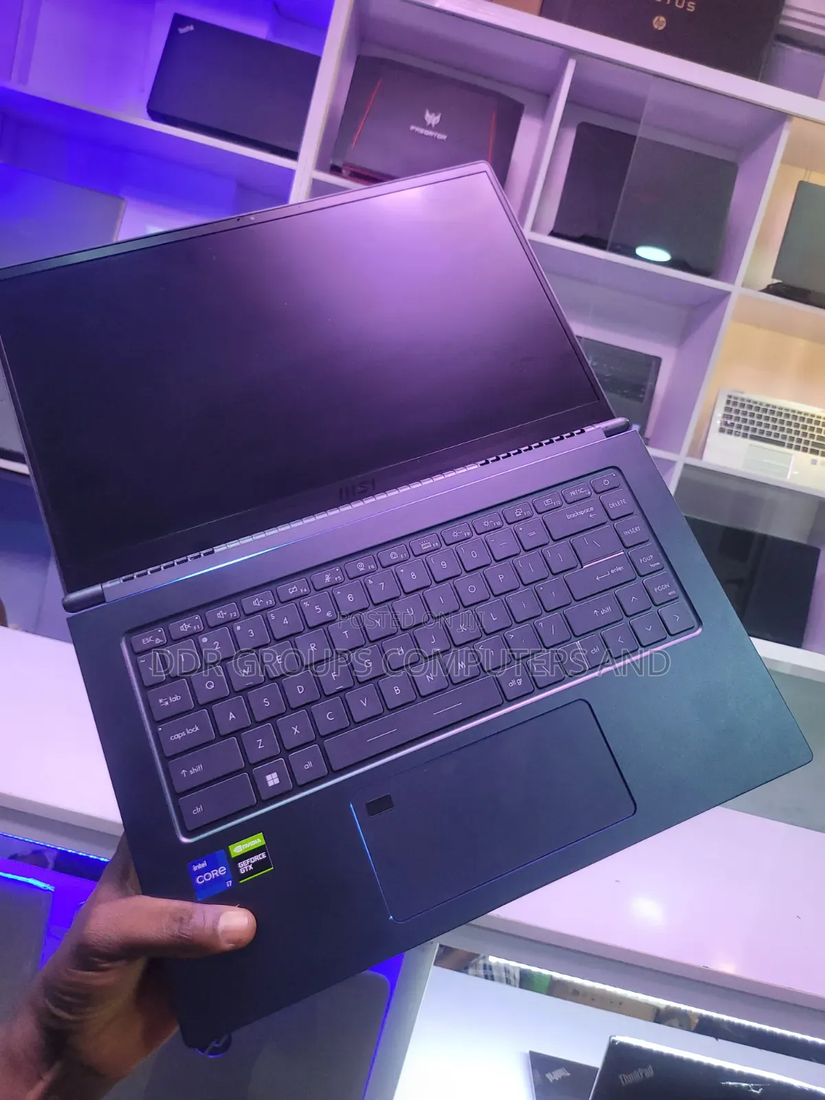Laptop MSI Prestige 16 AI Studio 8GB Intel Core i7 SSD 256GB