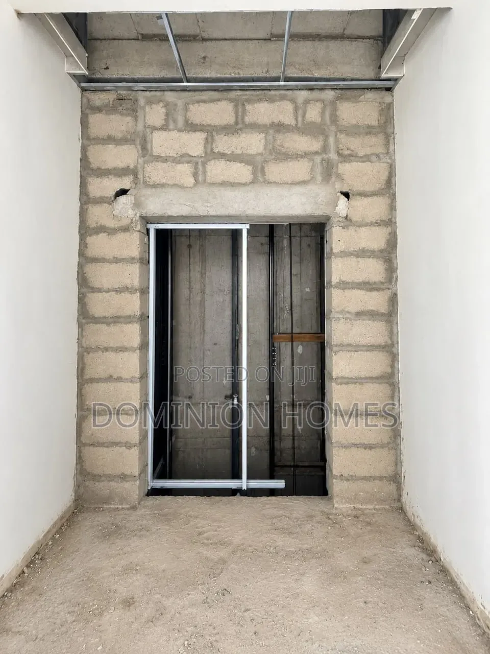 2bdrm Block of Flats in Lekki Phase 1 for sale