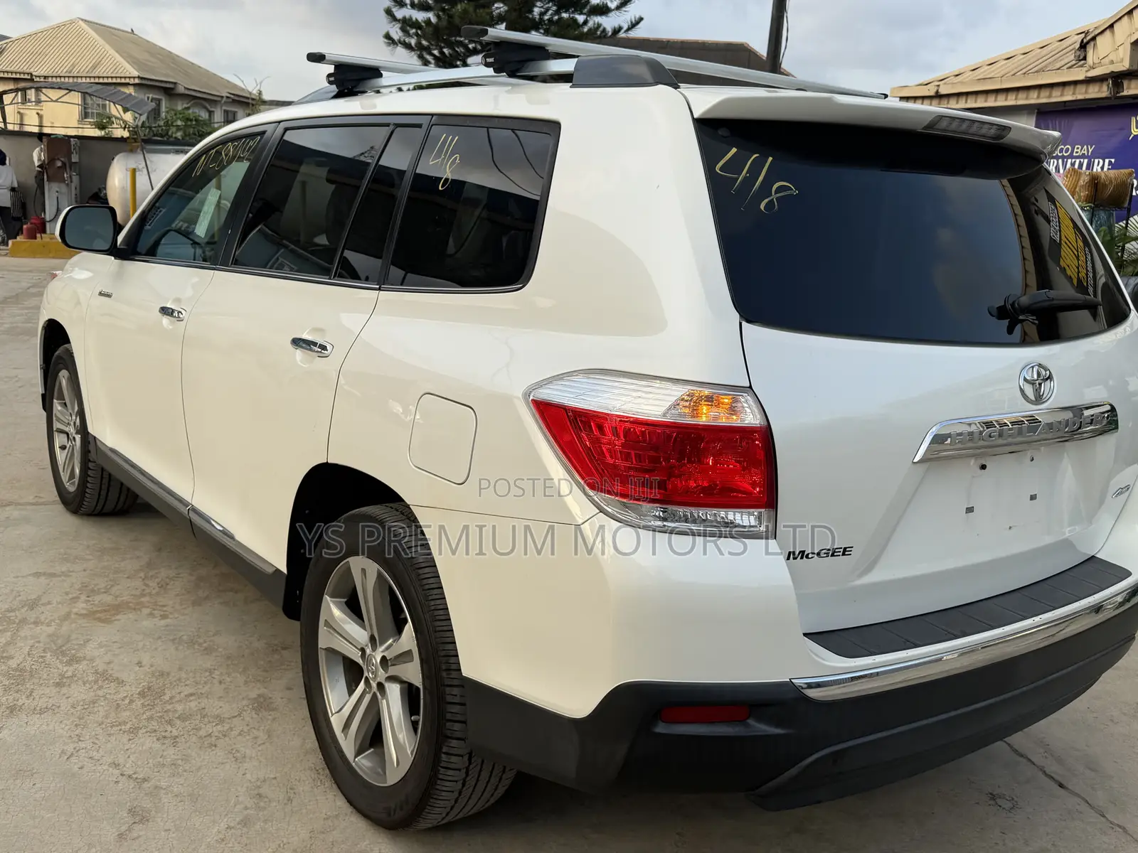 Toyota Highlander Limited 2011 White