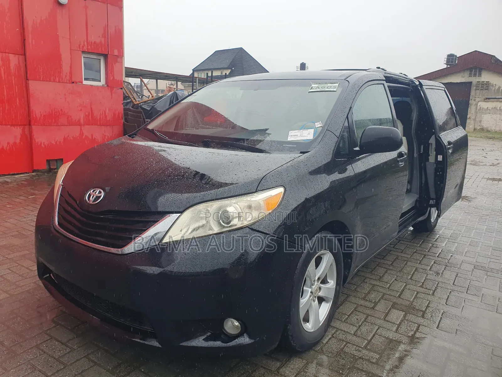 Toyota Sienna LE 7 Passenger 2012 Black