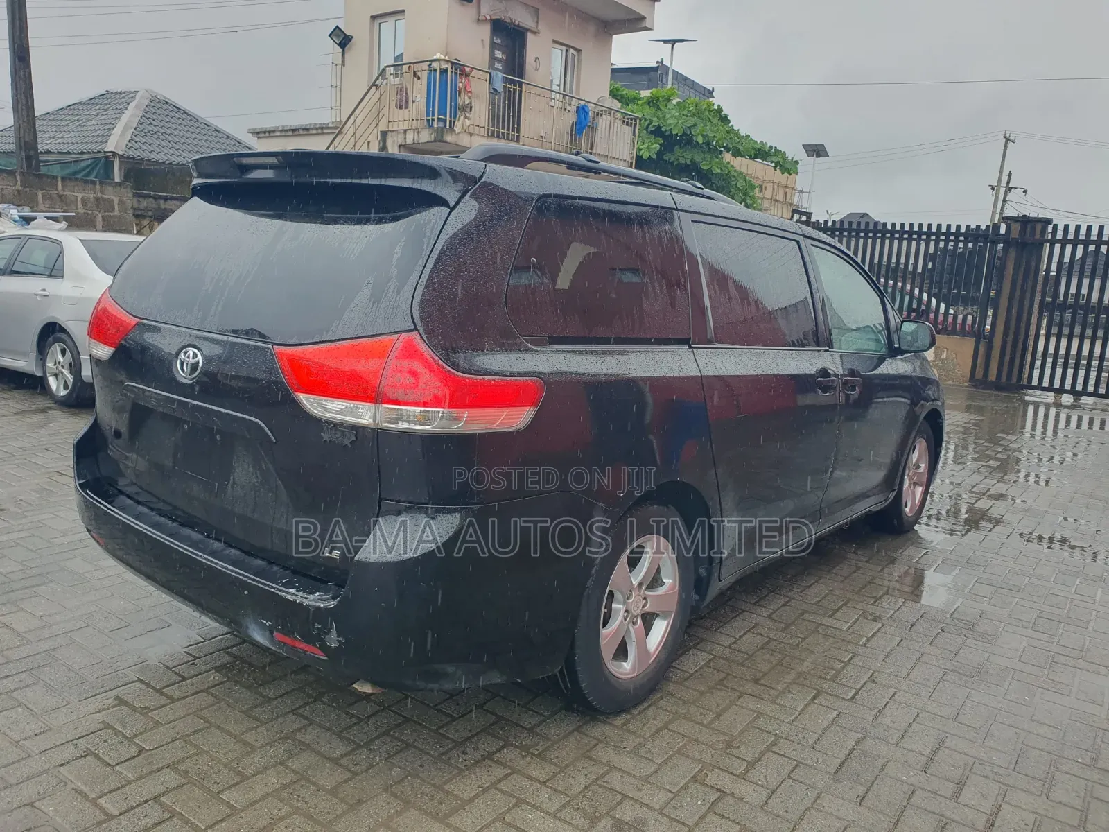 Toyota Sienna LE 7 Passenger 2012 Black