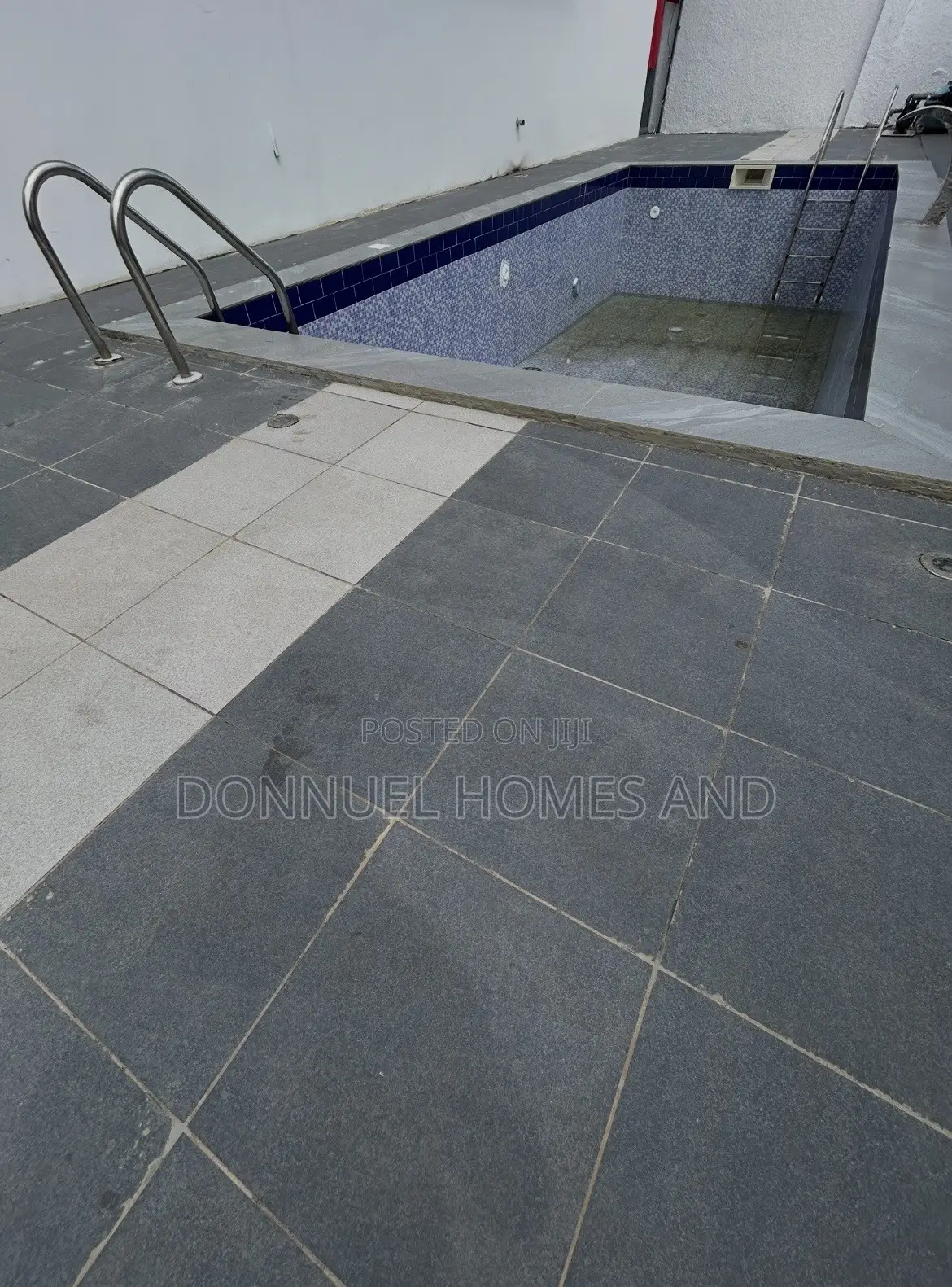 4bdrm Townhouse / Terrace in Ikota for rent