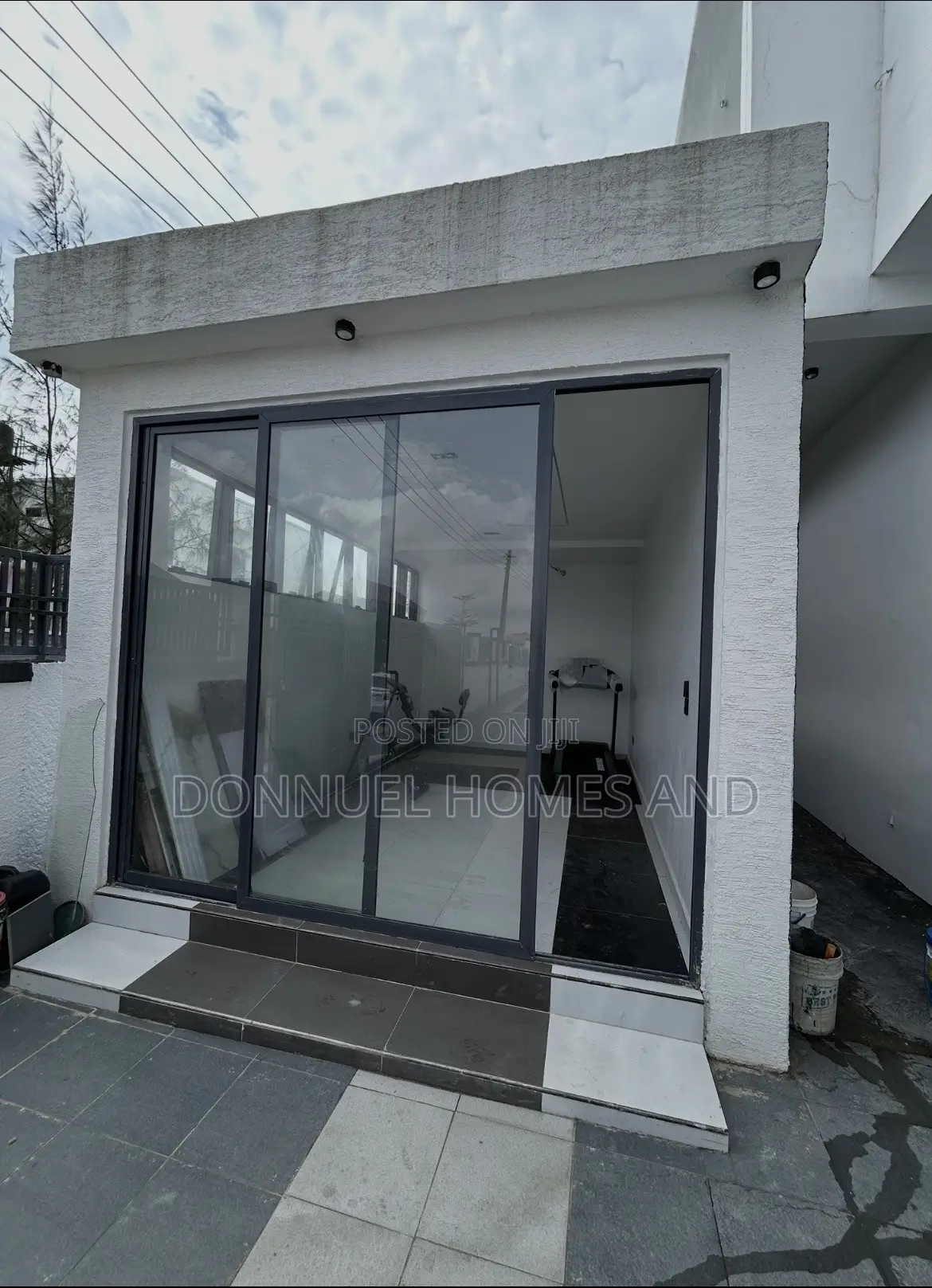 4bdrm Townhouse / Terrace in Ikota for rent