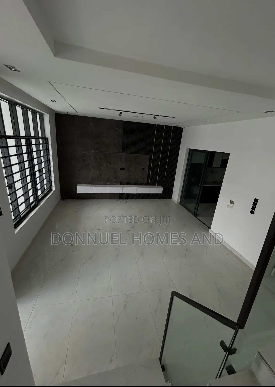 4bdrm Townhouse / Terrace in Ikota for rent