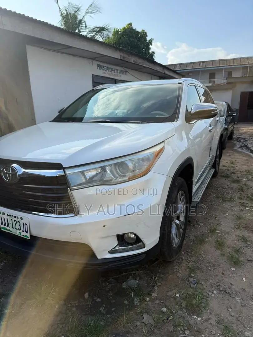Toyota Highlander XLE V6 4x4 (3.5L 6cyl 6A) 2016 White